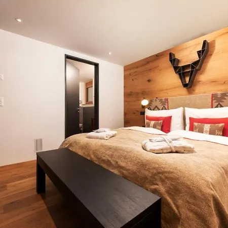 Sleeps 8 Pool Wifi T496575